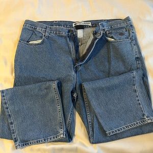 Mens Harley Davidson jeans worn a couple of time smoke free home. Size 42x32